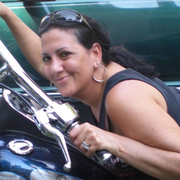 Meet your Posher, Debra - Picture 3 of 8